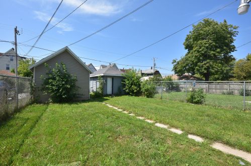 3257 Booth St, Milwaukee WI 53212-2135 exterior