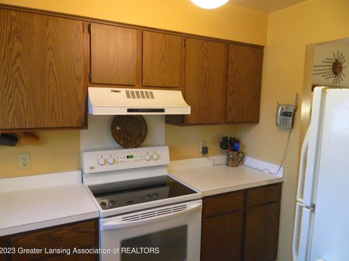 5912 Okemos Rd, Haslett MI 48840-9519 exterior