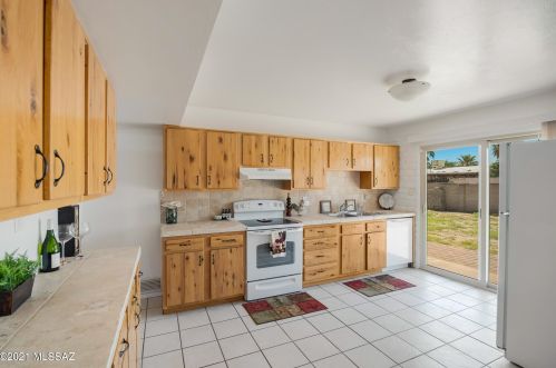 8322 Desert Steppes Dr, Tucson, AZ 85710-4206