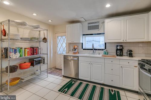 917 Catharine St, Philadelphia PA 19143-2536 exterior