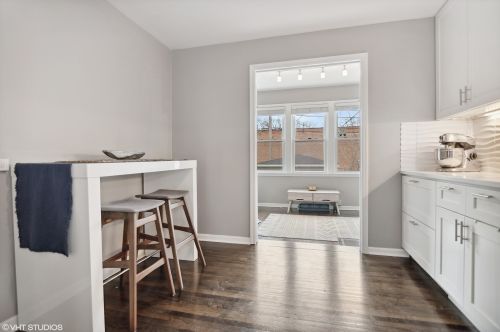 2853 Elston Ave, Chicago IL 60618-5843 exterior