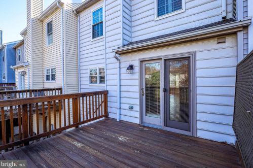 6026 Lands End Ln, Alexandria VA 22315-2669 exterior