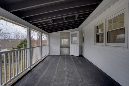 15 Normandy Cir, Hopatcong NJ  07843-1840 exterior