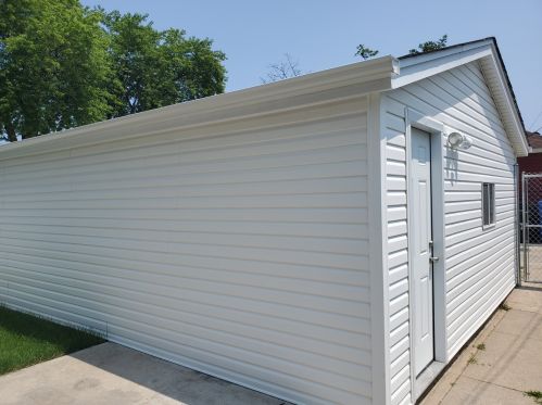 8733 East End Ave, Chicago IL  60617-2734 exterior