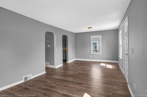 4518 Academy St, Dearborn Heights MI  48125-2210 exterior