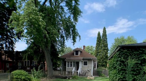 2319 109 St, Chicago IL 60628-3703 exterior