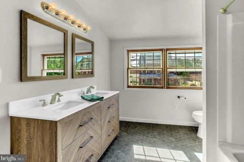 822 Broadway, Hanover PA  17331-2015 exterior