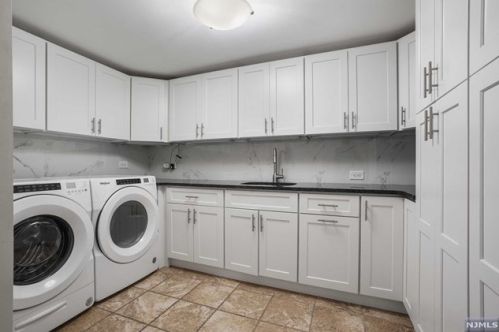 23 Shr Rd, Edgewater NJ 07020-1519 exterior