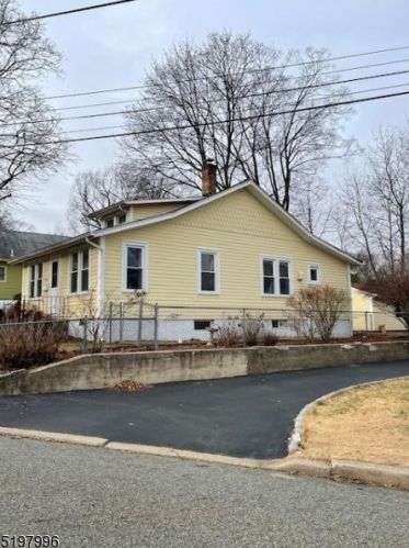 20 Elm St, Kinnelon, NJ 07405-1333