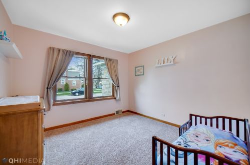 10600 Whipple St, Chicago IL 60645-4110 exterior