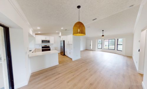 384 Kestor Dr, Fort Pierce FL  34953-5515 exterior