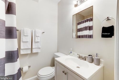 916 19 St, Washington DC 20002-4085 exterior