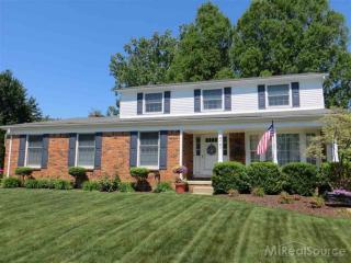 3767 Edgemont Dr, Troy, MI 48084-1420