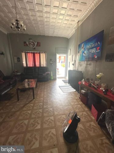 3855 6 St, Philadelphia PA 19140-3329 exterior