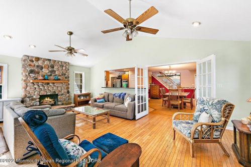 19 Glenwood Dr, Berkeley Township NJ 08721 exterior