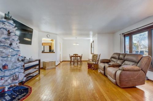 2327 Parnell Ave, Milwaukee WI 53221-4250 exterior