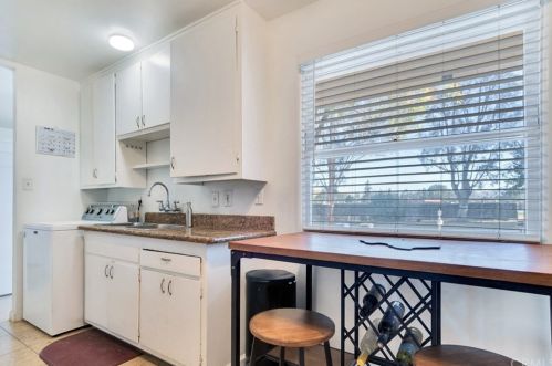 3172 Maude St, Riverside CA 92506-4452 exterior