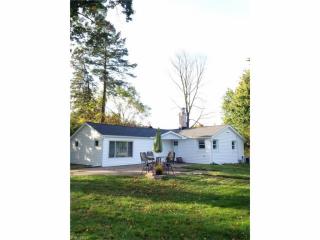 6895 Columbia Rd, Cleveland OH  44138-1523 exterior