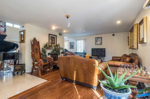 280 Half Hollow Rd, Huntington Station NY 11746-6326 exterior