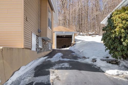 53 Chatanika Ave, Worcester MA 01602-1110 exterior