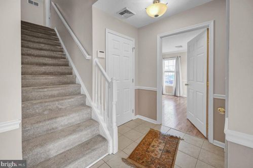 65 Apple Jack Ln, Littlestown, PA 17340-1149