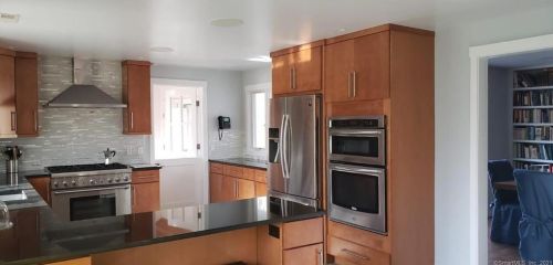 111 Deforest Rd, Wilton CT 06897-1910 exterior