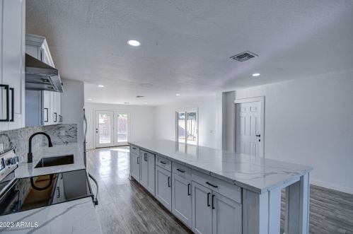 8224 25th St, Phoenix AZ  85042-7020 exterior