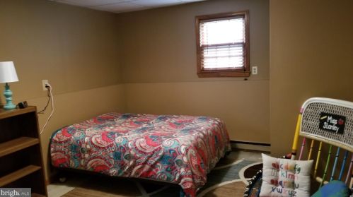 26 Acres Dr, Trenton NJ 08690-3915 exterior