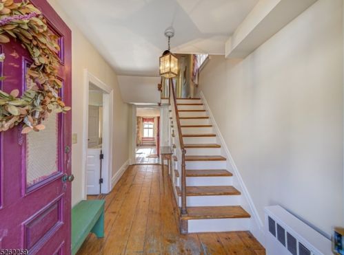 35 Main St, Clinton NJ 08809-1250 exterior