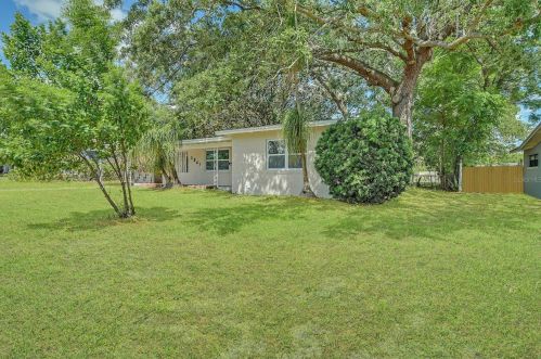 5861 Bolling Dr, Orlando FL  32808-6058 exterior