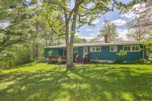 3202 Meadow Ln, Bull Valley IL 60097-8533 exterior