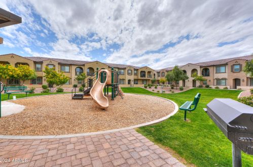 155 Lakeview Blvd, Chandler AZ 85225-5823 exterior