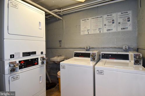 1525 Q St, Washington DC  20009-3824 exterior