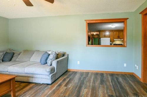 199 Oak Ave, Torrington CT 06790-6824 exterior