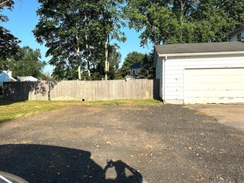 182 Quinnipiac Ave, North Haven CT 06473-3627 exterior