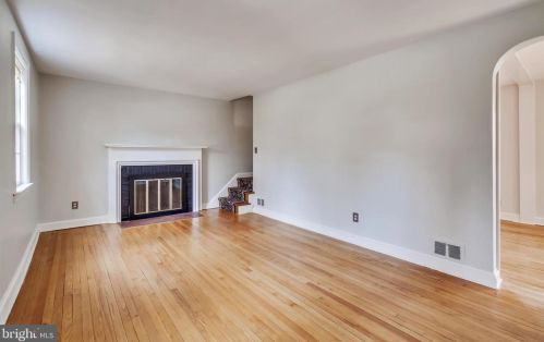 7313 Wildwood Dr, Silver Spring, MD 20912-6928