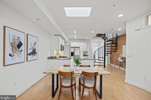 1447 Swann St, Washington, DC 20009-3903