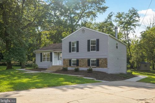 4510 Elmwood Dr, Alexandria, VA 22310-1321