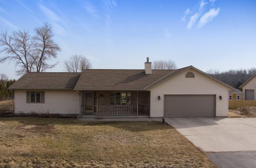 3301 Wagon Wheel Rd, Manitowoc, WI 54220-8712