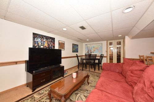 8096 61, Milwaukee WI 53223-3502 exterior