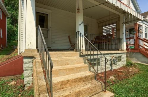 90 Oakwood Ave, Pittsburgh, PA 15229-2028