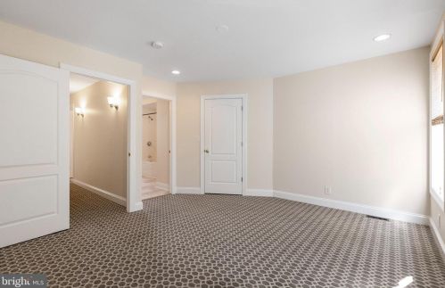 1915 Carpenter St, Philadelphia PA 19146-2615 exterior