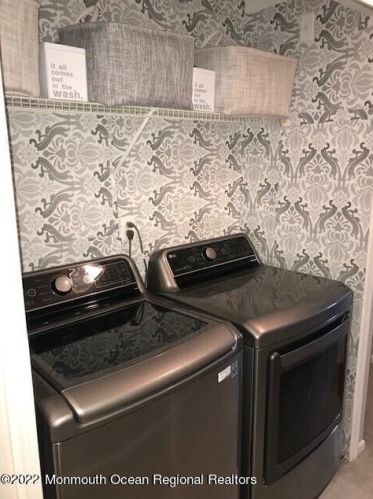 16 Gloucester Ct, East Freehold NJ 07728-4919 exterior