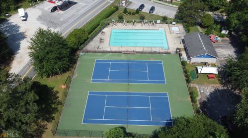 8388 Lake Dr, Lithonia GA  30039-5724 exterior