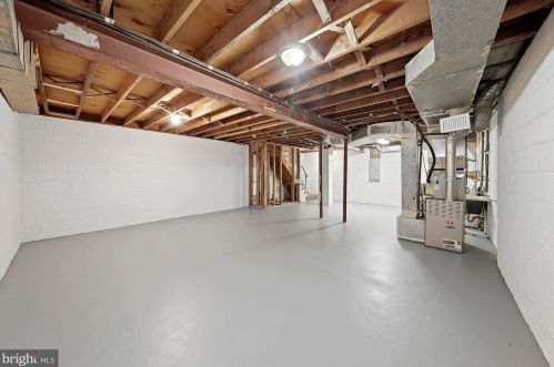 5537 Burnside Dr, Rockville MD 20853-2457 exterior