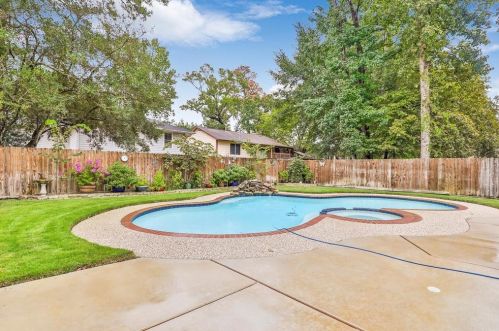 18635 Twigsworth Ln, Humble TX 77346-2611 exterior