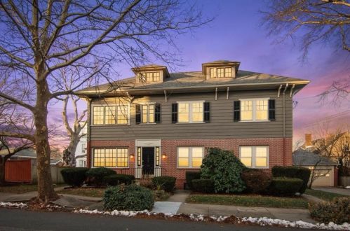 102 Halsey St, Providence, RI 02906-1534