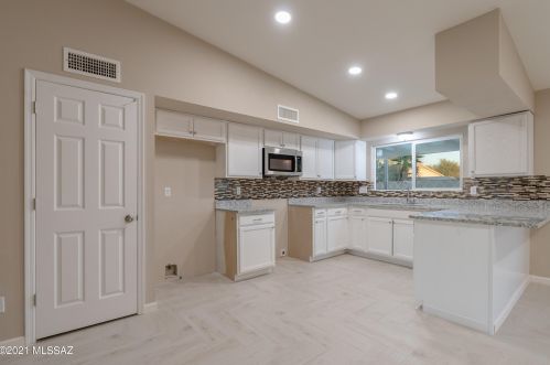 7930 Oldfather Dr, Tucson AZ 85741-1623 exterior