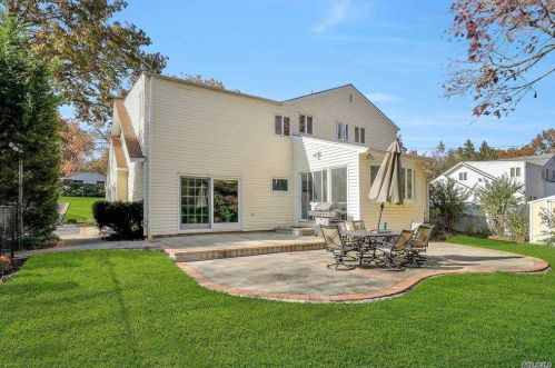 42 Cross Bow Ln, Commack NY 11725-1204 exterior