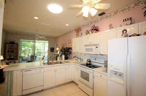 566 Cortina Ln, Fort Pierce FL 34986-1742 exterior